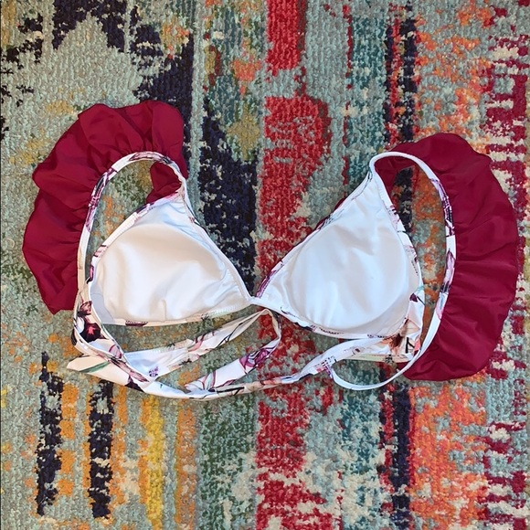 💥 BOGO NWOT Floral ruffle bikini top, size Medium. - Picture 2 of 2